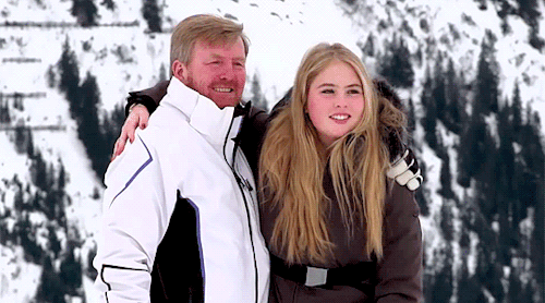 theroyalsandi:Sweet moment between King Willem-Alexander and his eldest daughter Princess Catharina-