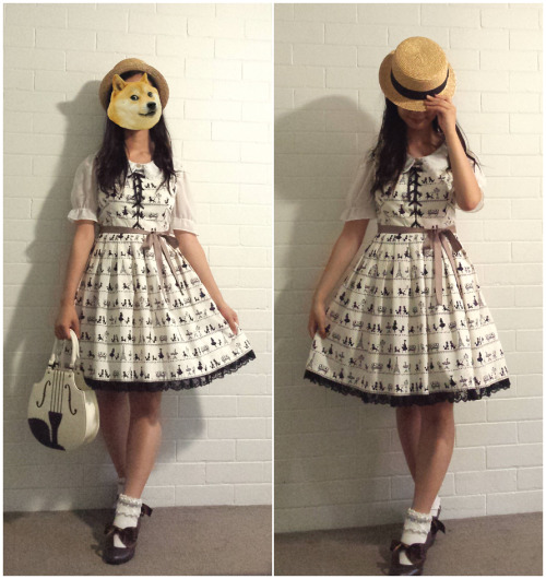 once-again-the-gillyflowers:  Something simple and airy to sit an exam today :&gt; JSK: Emily Te