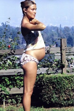 welcometothe1jungle:  Sharon Tate in a photograph