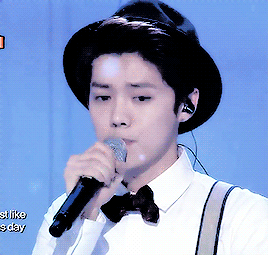 meiren-menglu:  Luhan x Christmas Day compilation…. 