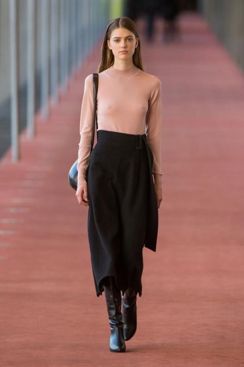 fashionising:Christophe Lemaire autumn 2015; click through for more images.