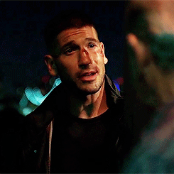 petermaximoff:Frank Castle smiling (✿◠‿◠)#not trying to insinuate anything but frank smiled like fou