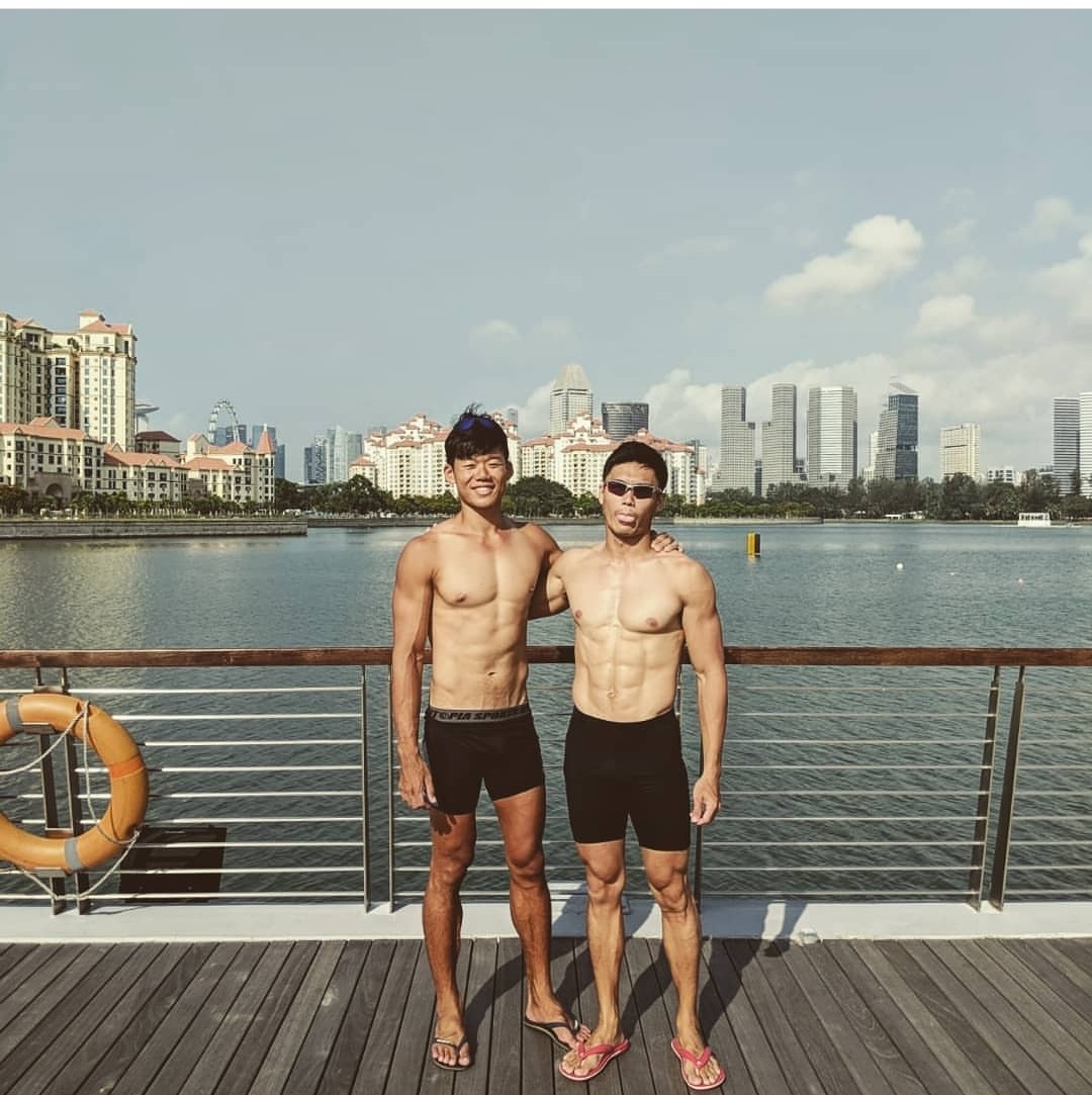 overture69: sghunkspartiedeux:  That abs 😍😍  i’m so turned on 