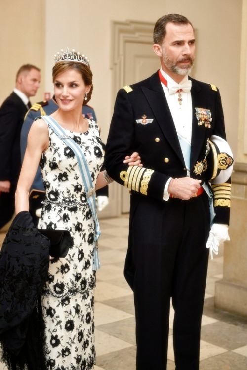 15.04.15 / King Felipe and Queen Letizia at the gala dinner in celebration of Queen Margrethe II of 