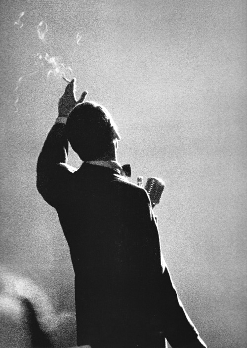 smokingissexy:Frank Sinatra