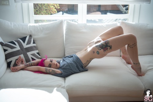 suicidegirlslover:  Miele Suicide