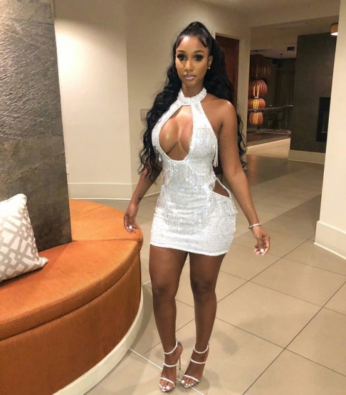 dresssexy4me: www.instagram.com/p/BiyeHhtlBXi/