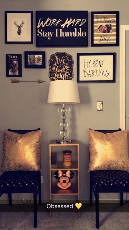 takemesomewheresouth:  Sitting area for my salon room is complete 💛😍  Looks great!! Good job 
