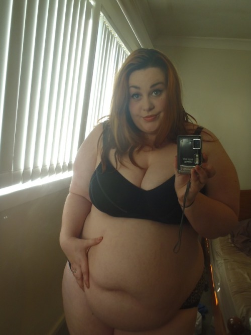 fatandglitter:  What I wore today. And then all my semi-nakey awesomeness.  
