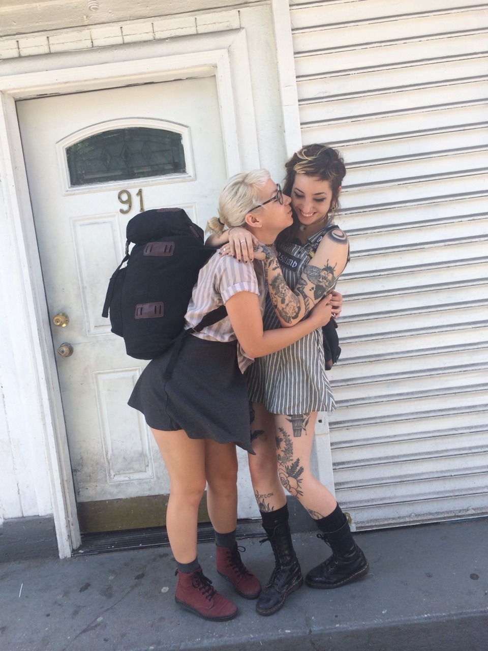 headless-heartless:  erintuesday is moving to Philly today and I hope someone steals