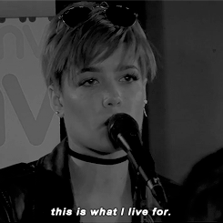 halseysongs:    Knock me out, knock me out… 