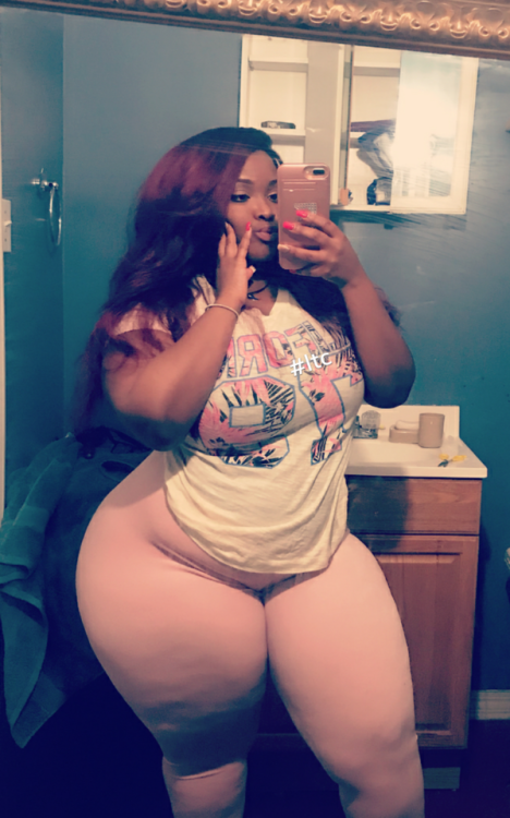 dgawd: addicted2curvez: #lovethemcurves #damnsexy Shilznit