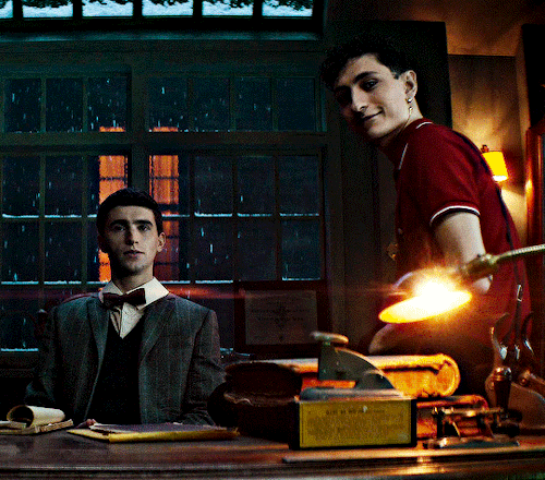 Charles Has Perfected Bisexual Sitting