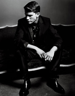 meninvogue:  Jeremy Irvine