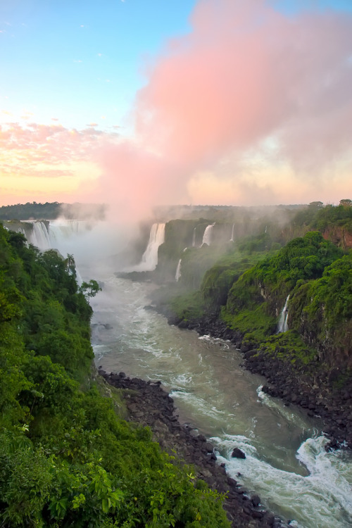 4nimalparty:Iguazu Falls, Brazil (by Jeremiah Thompson)