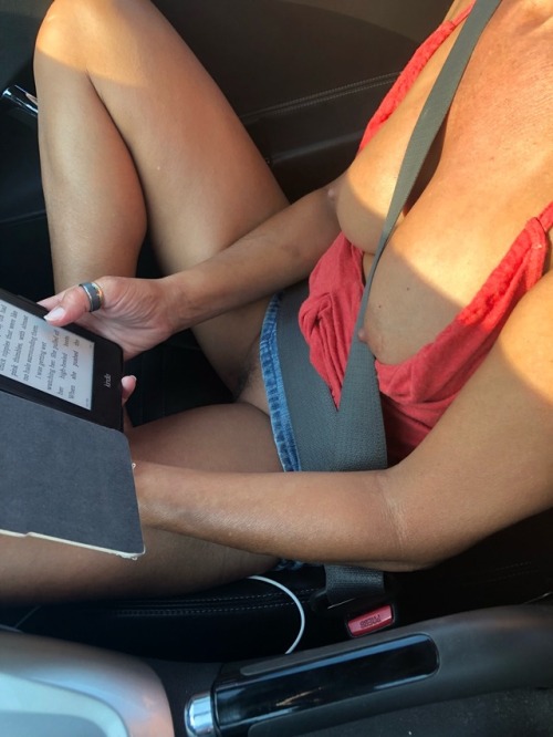 luvmyhotwife25:  A couple pics from the drive home from the beach. 😈