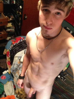 bros-hos-and-average-joes:  hornybicollegedude:More like this follow hornybicollegedude.tumblr.com I bet I could put a smile on his face :)