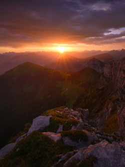 coiour-my-world:  Red Dawn! ~ Enrico Fossati