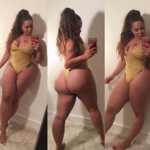 thickaddiction:@dominican_yari 😍😍😍