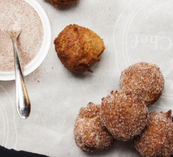 fullcravings:  Cinnamon Sugar Apple Fritters