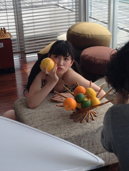 akibeya:  吉田朱里 - Google - 週プレオフショット♡ その2♡ カメラマンさんが なんと！日本ついんてーる協会の 会長の古谷さんでした(^ ^)！ … 吉田朱里