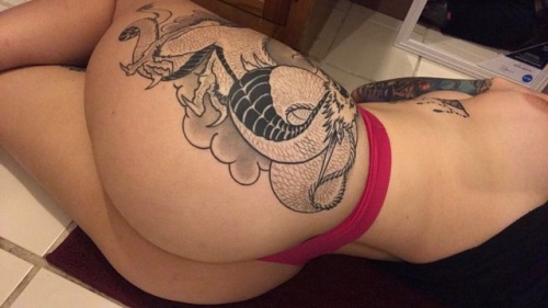 euph0ric-nirvana:-ask about my premium snapchat to see explicit content daily and come play with me! 😏👅😈-