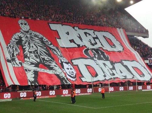 Standard Liege fans made this banner for ex-player Steven Defour after he joined their rivals Anderl