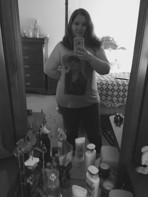 bertalan16:  I took this picture today because for the first time In my life I’ve excepted that “I am beautiful.”  I’m not a size 6 and I don’t have a thigh gap or a flat belly I have stretch marks, and cellulite my ass is the size of Texas,