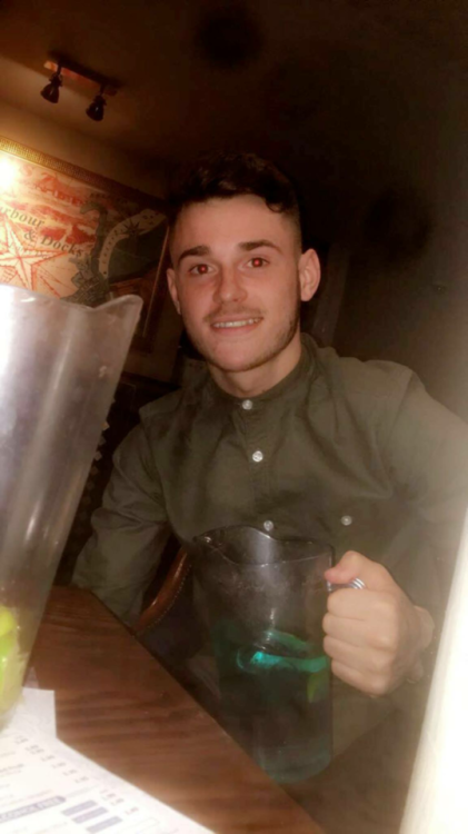 derrylads:  Hot belfast boy! Nathan 21 foitballer, tatooed n very hot cock! 