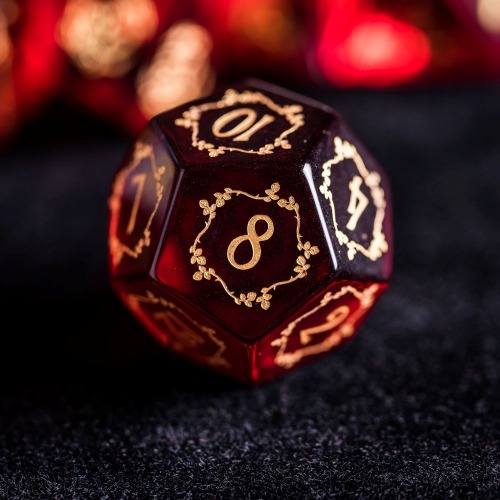 cumber-porn: tabletop-rpgs:  dnd-apothecary:  sosuperawesome:  Plant Vine Patterned Dice Sets  URWiz