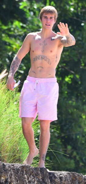 famousfeetandpits:Justin Bieber - I cannot handle all this💕