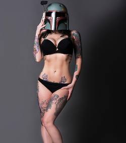 thatattoozone:    Erica Fett phototaker