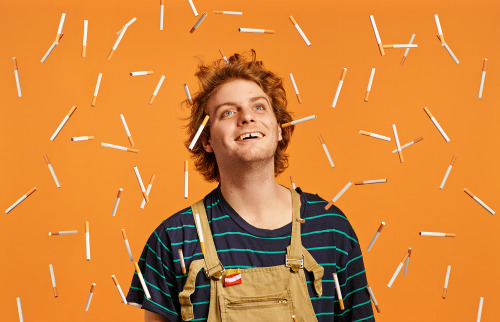 zvixxx:  Mac DeMarco in his own personal cigarette heaven 