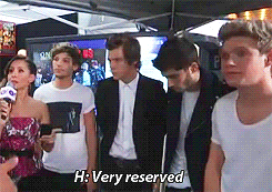 lewisandneil:  One direction talking about Miley’s VMAs performance - x 