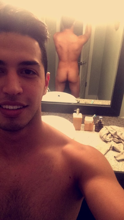 betomartinez:  txsmales:Beto’s Cornerhttp://betomartinez.tumblr.com/