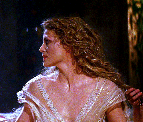 milfsource: MILF MONDAY | 13 Dec. 2021 ↳ ROYALTY + Michelle Pfeiffer as TITANIA, Queen of the Fairie