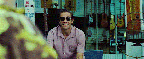 dailygyllenhaals:There is a scene where Jake Gyllenhaal’s character, Lou, goes to a pawn shop to sel