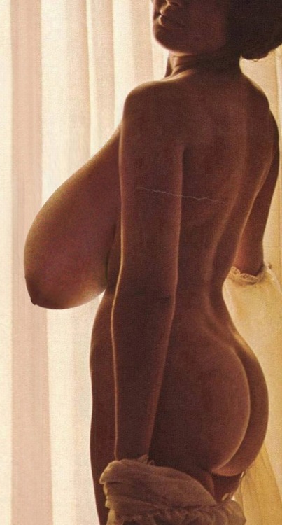 bbw-club:  juggs: Need a girl who will do this…