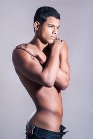 thatjackpot:  the-bulge-project:  Jonas Junio by Johnny Pio  Follow: THATJACKPOT.tumblr.com Follow: Instagram.com/_JACKPOT_ 