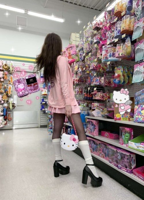 janemydarling-deactivated202212:POV: you meet me in a store and I make you kneel