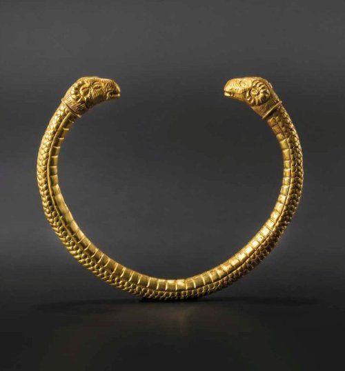 archaicwonder:Greek Gold Bracelet with Ram Head Terminals, 5th Century BC