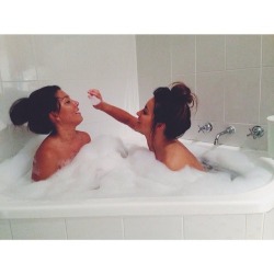 the-inspired-lesbian:  Love and Lesbians ♡ 