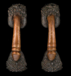 lilit69: CARL KAUBA (1865-1922)_Poignées phalliques. Belle paire de poignées en bronze patiné. Fontes modernes de belle qualité, d'après un modèle exécuté en 1908 
