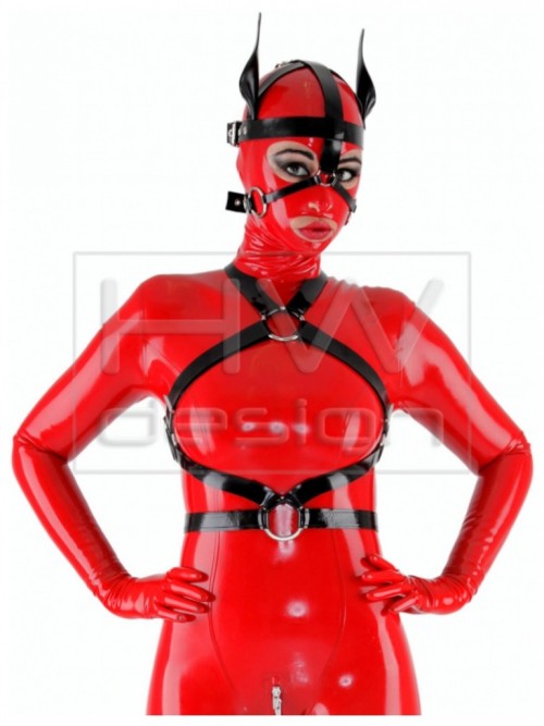latexcatsuit:  Pony Girl Set by HW design / HWデザイン、ほぼ完璧なラバーポニーガールセットをリリースView Post      (via TumbleOn)
