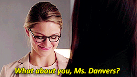 ludos:Kara and Lena having a little chat (✿ ♥‿♥)