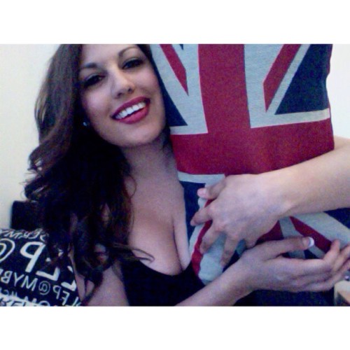 Slightly obsessed with my Union Jack pillow. Can&rsquo;t believe I have been living in the UK fo