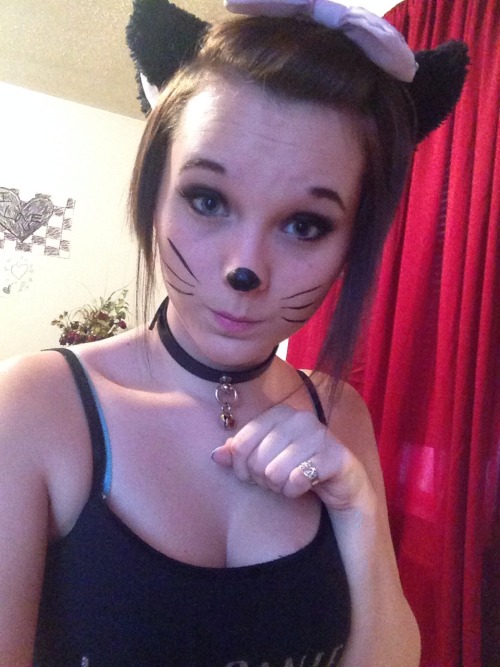 cheshire-lexie:  Sassy kitty :3