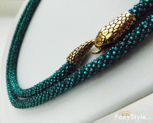 sosuperawesome:Beaded Snake Necklaces and Bracelets, by Foxy Style Jewelry on EtsySee our ‘jewelry’ 