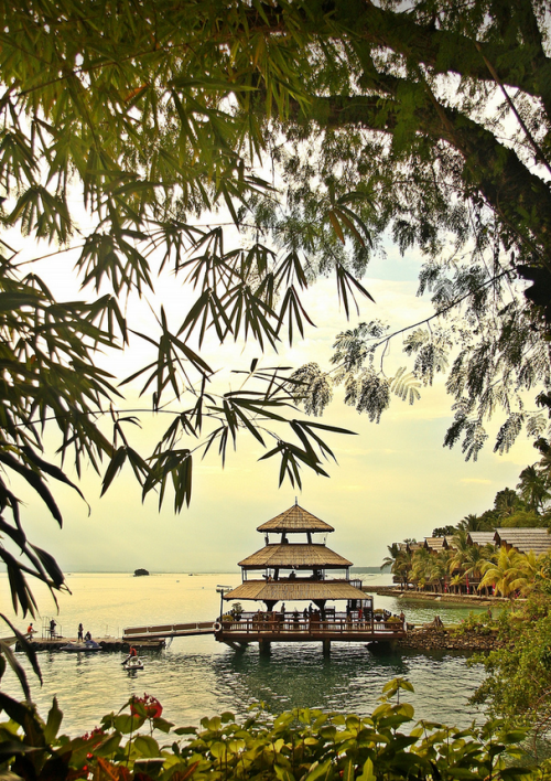 Pearl Farm Resort, Davao / Philippines (by Mr. Dy).