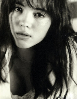 the-night-picture-collector:Nobuyoshi Araki, Luna Nagai, 1999